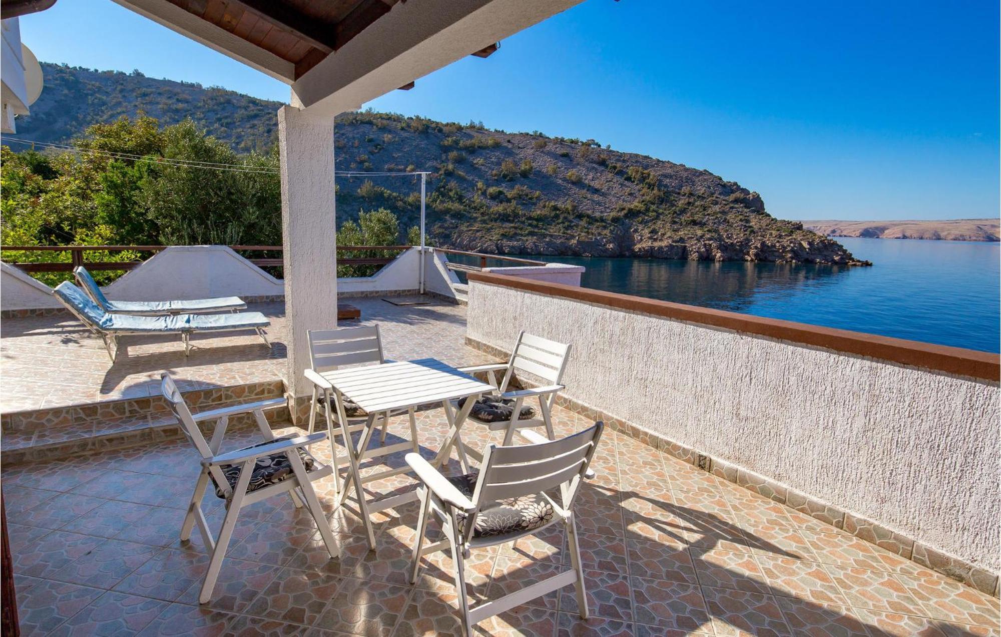 2 Bedroom Nice Apartment In Jablanac Exterior foto